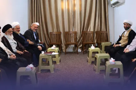 نمایندگان رهبر معظم انقلاب سلام و قدردانی ایشان از ملت عراق را به آیت‌الله یاسین موسوی ابلاغ کردند